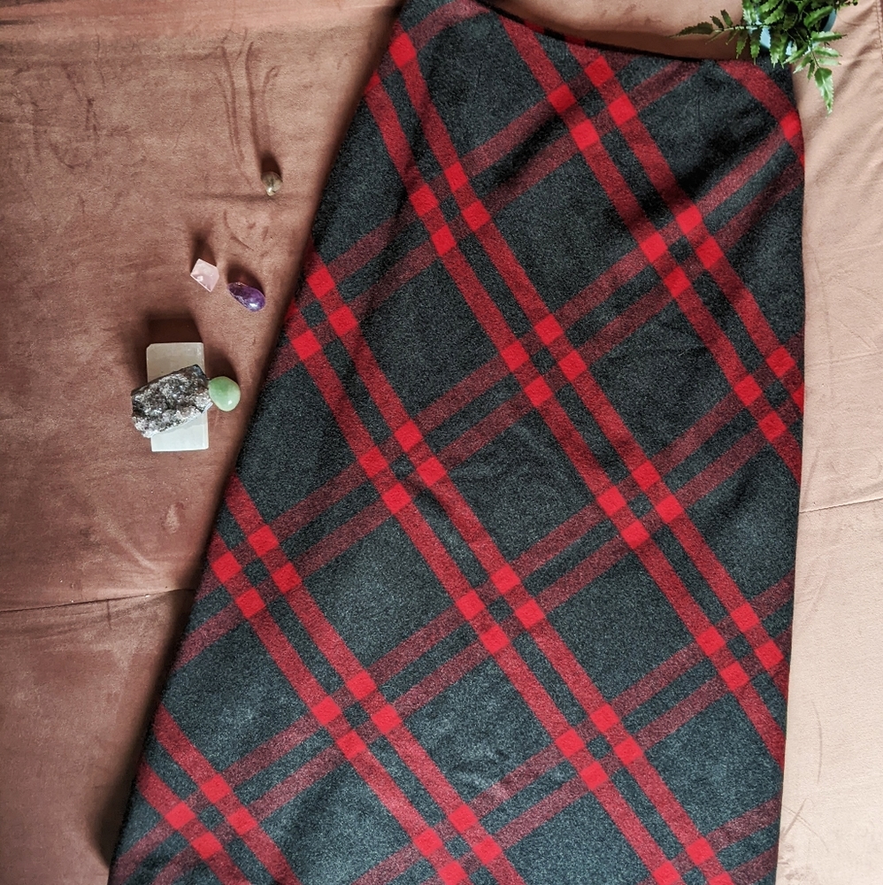 Size 10 Petite (10P) Kate Hill 100% new wool ankle length plaid skirt grey red